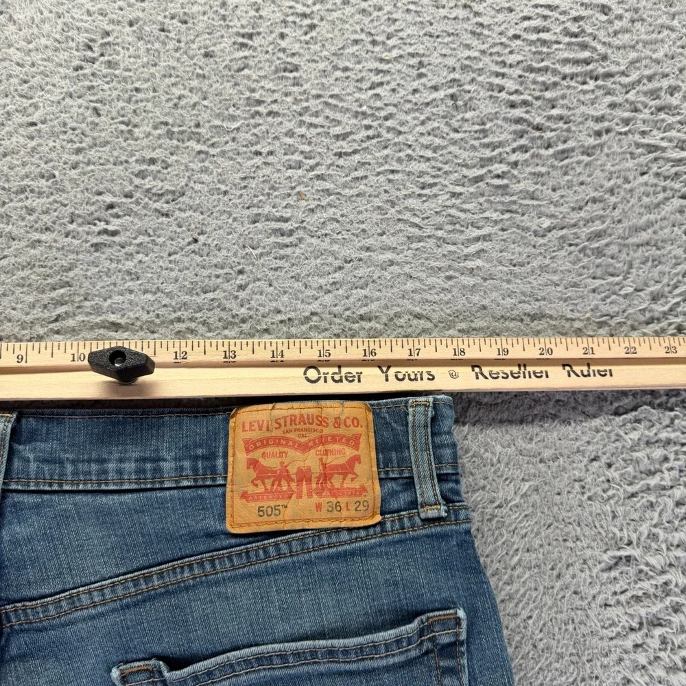 Levis there discrepancy